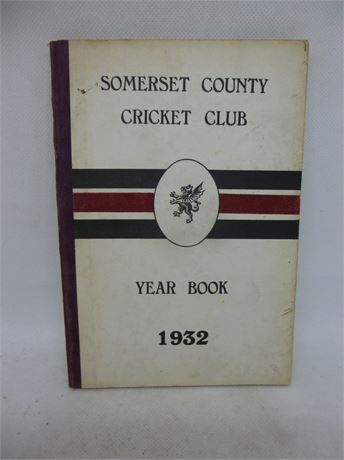 SOMERSET CCC YEAR BOOK 1932.VERY GOOD PLUS
